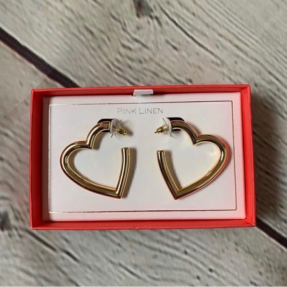 🆕 PINK LINEN | Gold Plated Heart Earrings